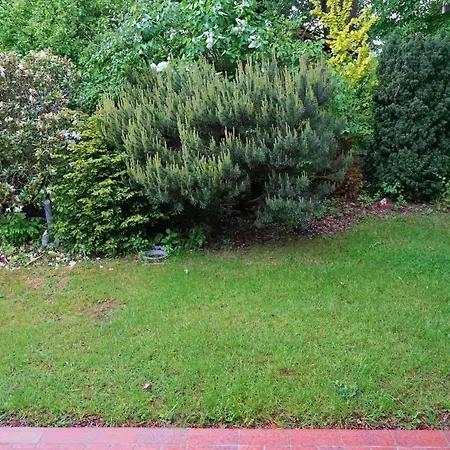 Zeltdachhaus Fuer Ganze Familie *