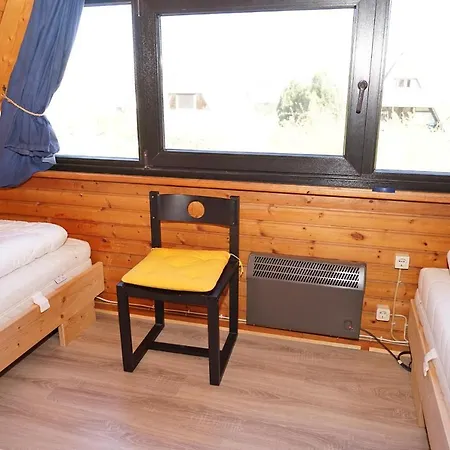 Zeltdachhaus Fuer Ganze Familie * Damp